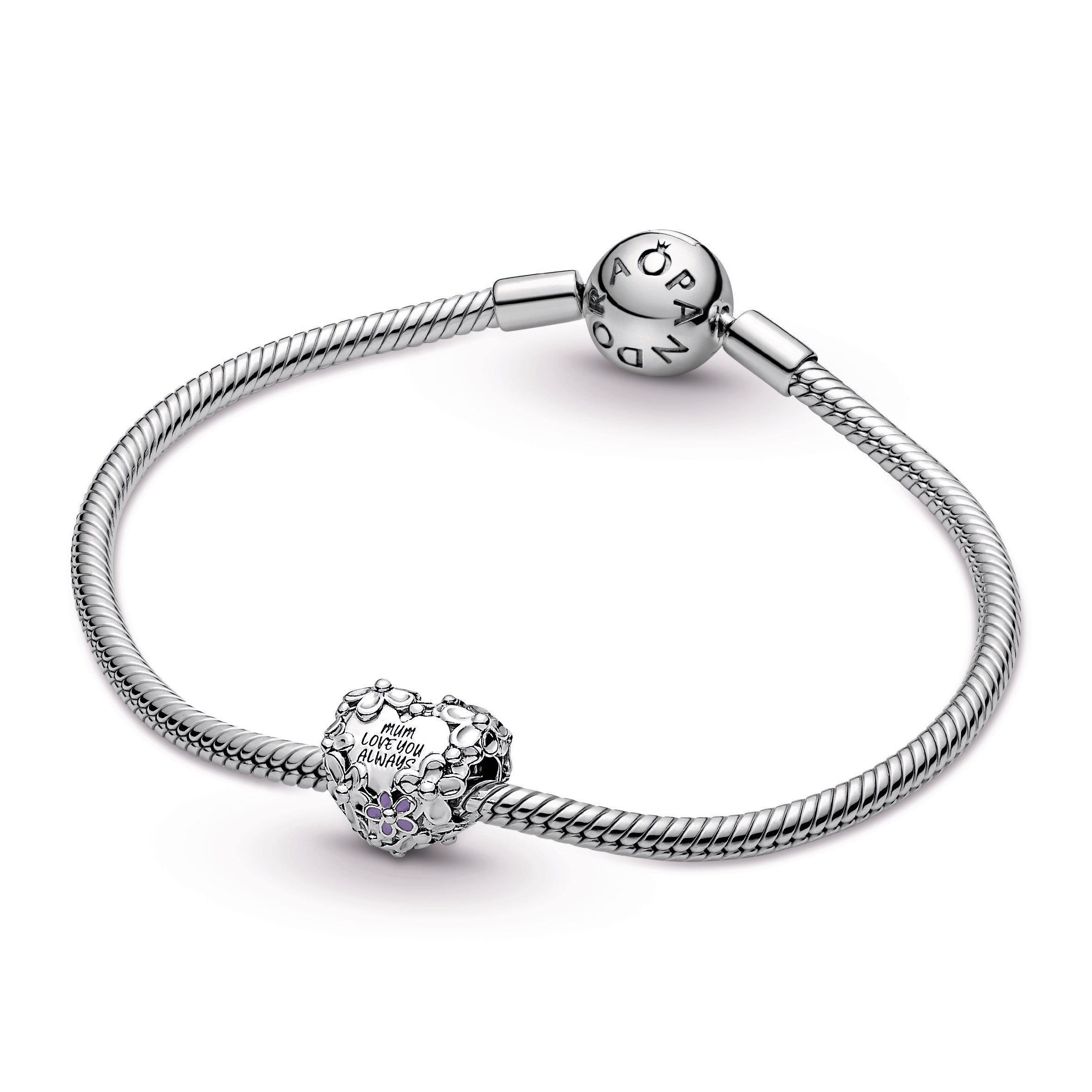 Mum Daisy Heart Charm